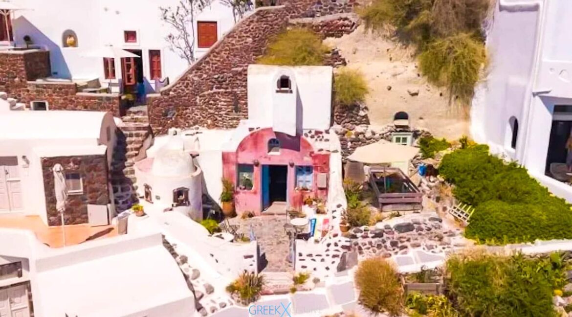 Oia-Santorini.-Cave-House-at-Caldera-6